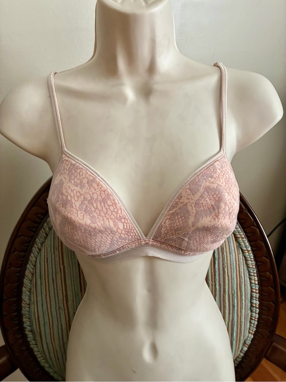 Victoria’s Secret Pink Underwire Bra 34B